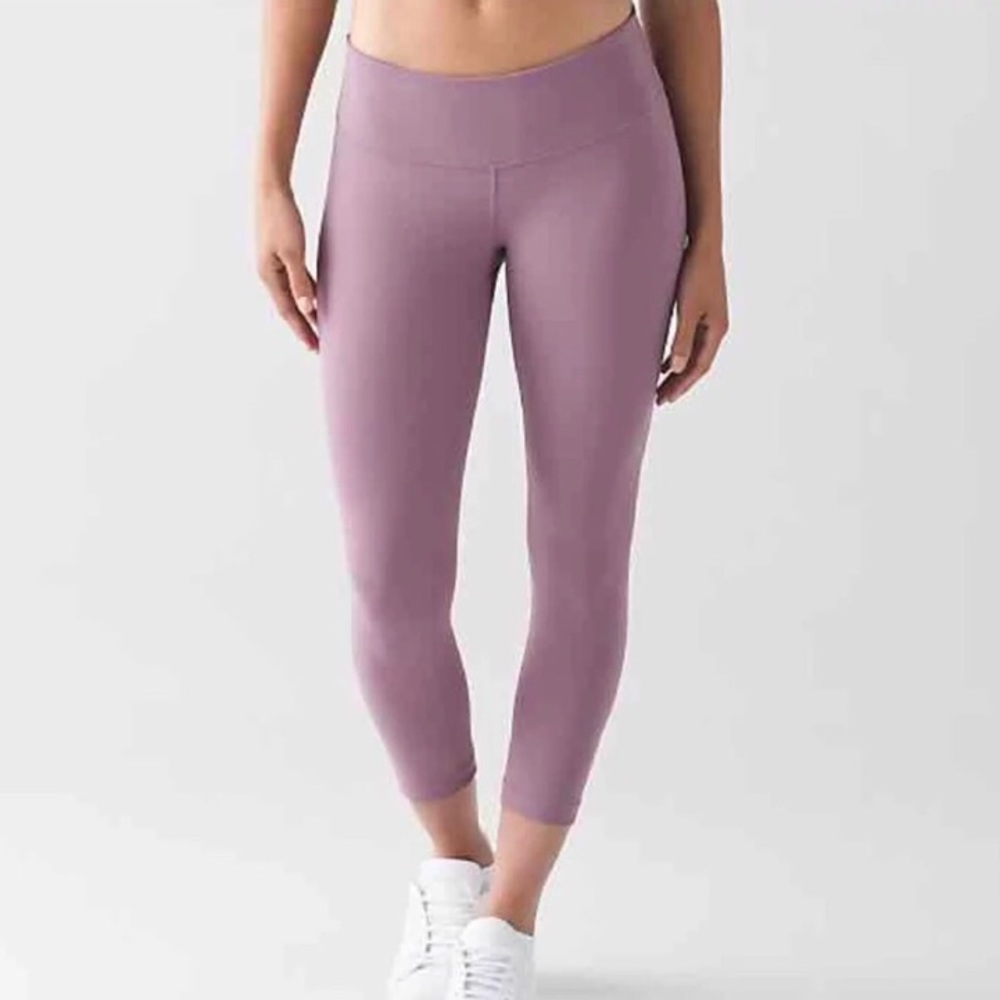 Lululemon Wunder Under Crops in Purple Quartz Sz 8